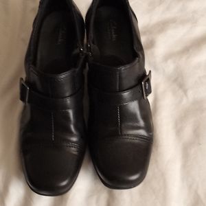 Women's Clarks leather black shoes 7.5 M